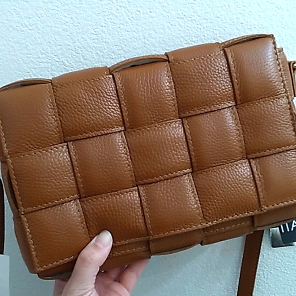 Padded Tan leather handbag made in Italy